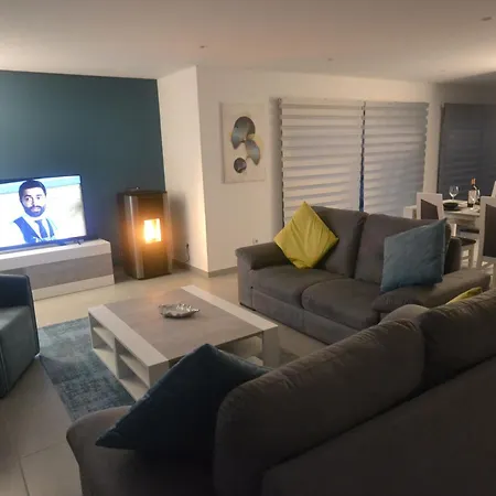 Vida Nova Mit Eigenem Pool 度假居